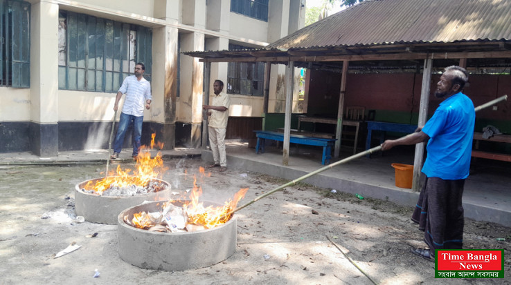 পঞ্চগড়ের তেঁতুলিয়ায় পুড়িয়ে ধ্বংস করা হলো আড়াই হাজার দলিল